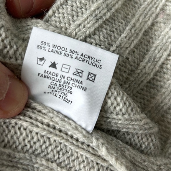 Frank + Oak grey
Wool blend  ribbed cropped oversized sweater - Picture 10 of 12